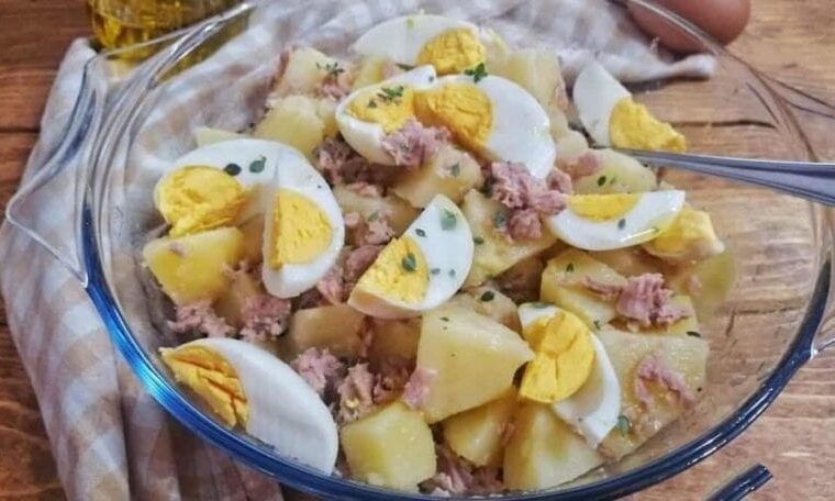 Salade De Pommes De Terre Avec Thon Et Oeufs Frais 810x456 Min 760x456 1