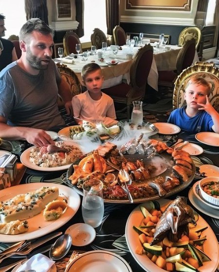 452933937 370504196076784 2285465387317206740 N